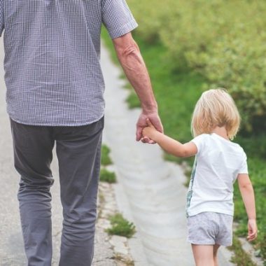 Senelių vaidmuo vaiko gyvenime arba kas žino geriau?