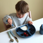 924_SleevedBib_P85_ClassicStripesBlue