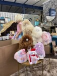 christmas-box-of-fluff-accessory-sets-for-alpacas-289176