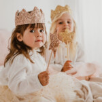 deguisement-baguette-magique-sequins-or_900x