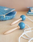 skipping-rope-wooden-toy-blue-nobodinoz-1-2000000060125